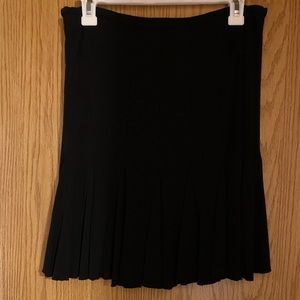 Adorable black pleated skirt